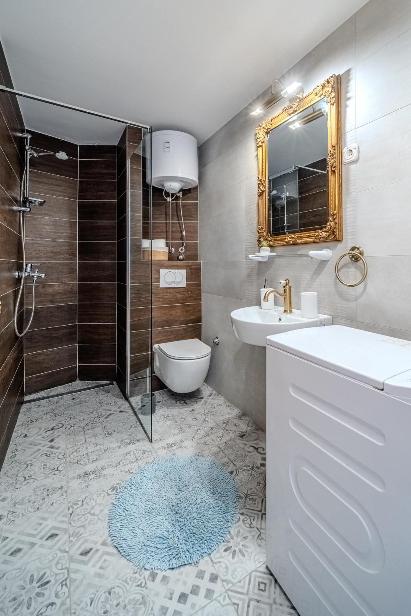 Villa Julia With Heated Pool, Ideal For Large Groups Milna  Exteriör bild